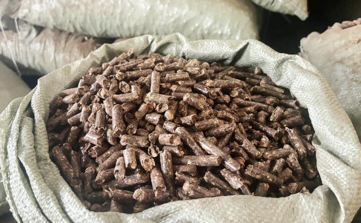 木屑颗粒机把它们变为生物质颗粒燃料