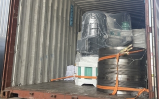 2套160kw锯末颗粒机发往东南亚，生产线已装车，准备发货